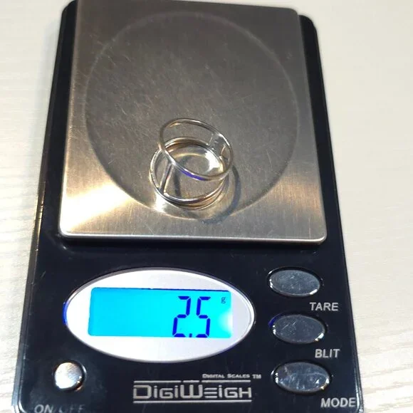 Size 7 925 Sterling Silver Simple Abstract Style Single Line Ring - Picture 7 of 7